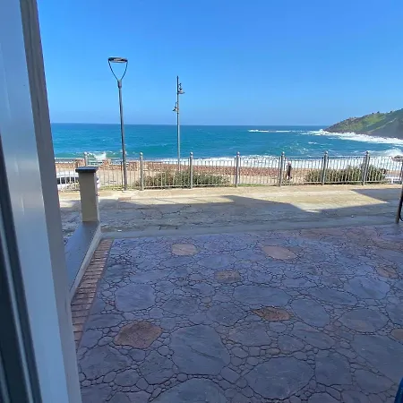La Porta Sul Lungomare Apartment *